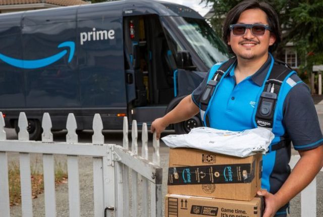 The Rise of the Augmented Worker: How Amazon’s AI Glasses Go Beyond the Chatbot